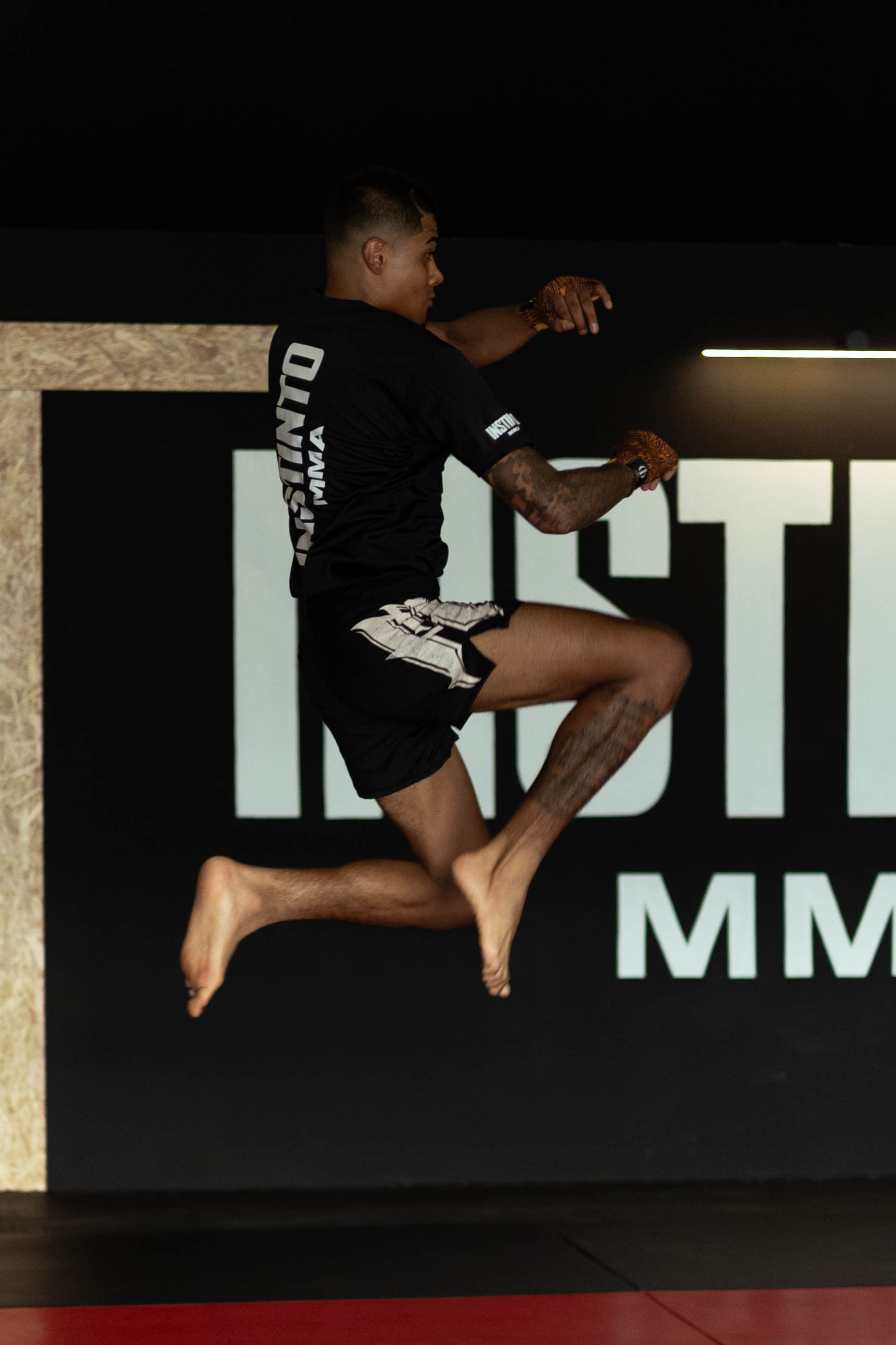 Entrenamiento de artes marciales en Instinto MMA